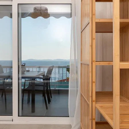 Sandra Seaview * ネオス・マルマラス