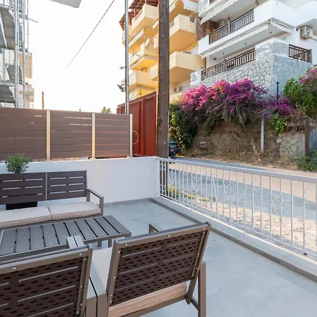 Sandra Seaview Neos Marmaras