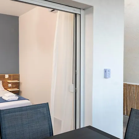 Sandra Seaview * Neos Marmaras