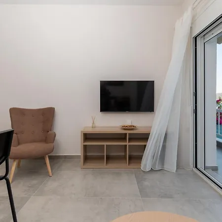 Sandra Seaview Apartament *