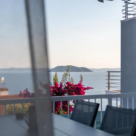 Sandra Seaview Apartament *