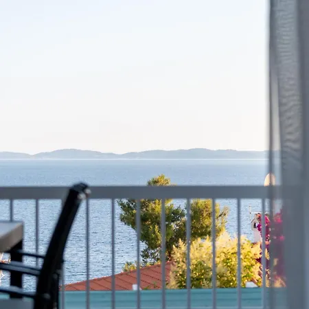 Sandra Seaview * ネオス・マルマラス