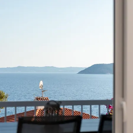 Sandra Seaview * Neos Marmaras