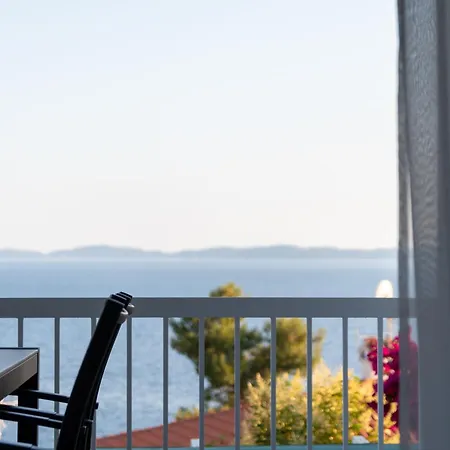 Sandra Seaview Apartament *