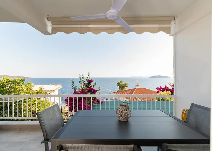 Sandra Seaview Neos Marmaras