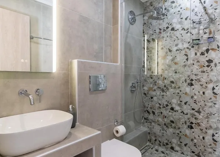 Sandra Seaview Neos Marmaras