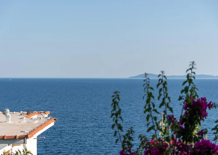 Sandra Seaview * Neos Marmaras