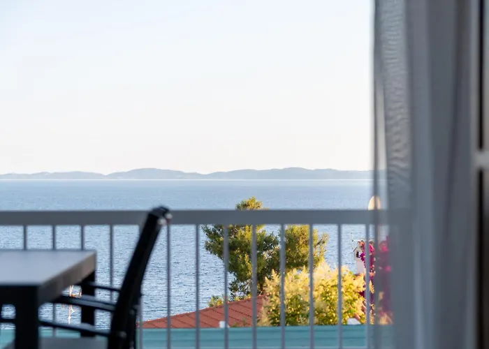 Sandra Seaview * Neos Marmaras